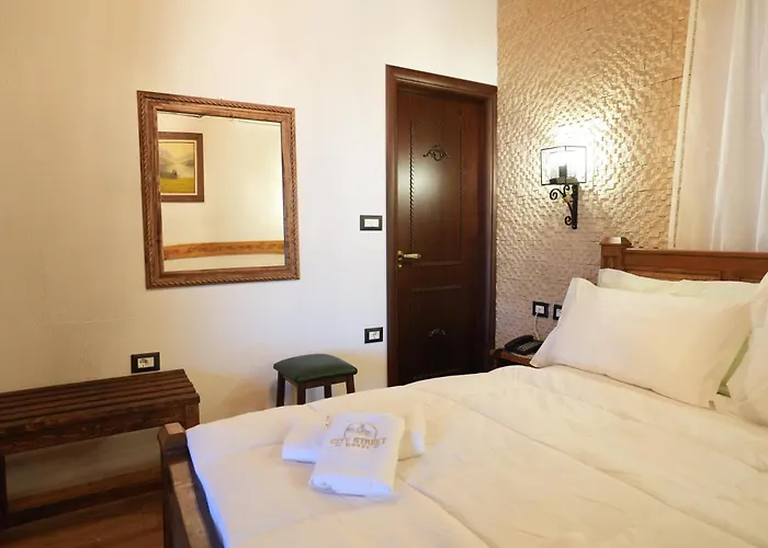 Street 4* Gjirokastra