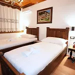 Street Hotel Gjirokastër