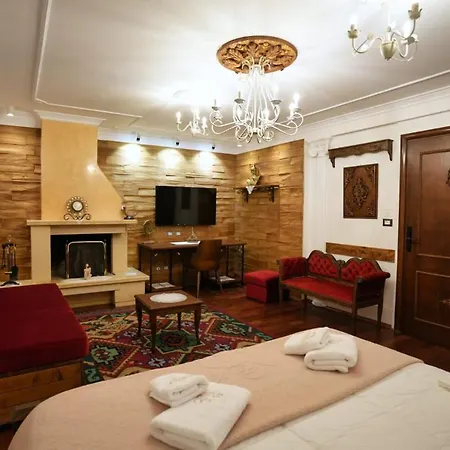 Street 4* Gjirokastër